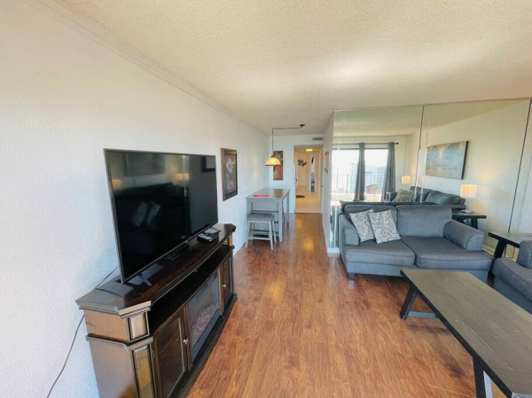 Spacious Condo Near the Ocean!